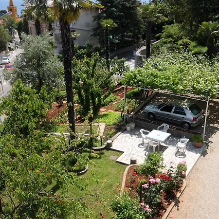 With A Parking Space Lovran, Opatija - 2302 Pensión Lovran