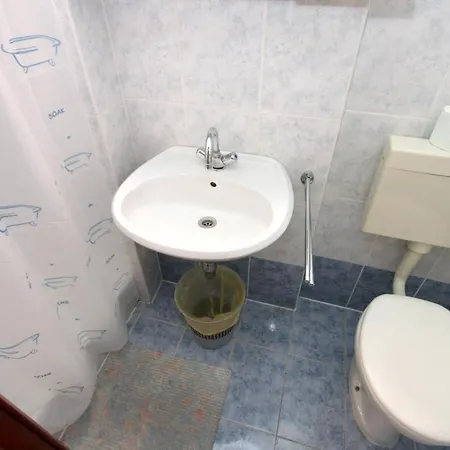 게스트하우스 With A Parking Space Lovran, Opatija - 2302 3*